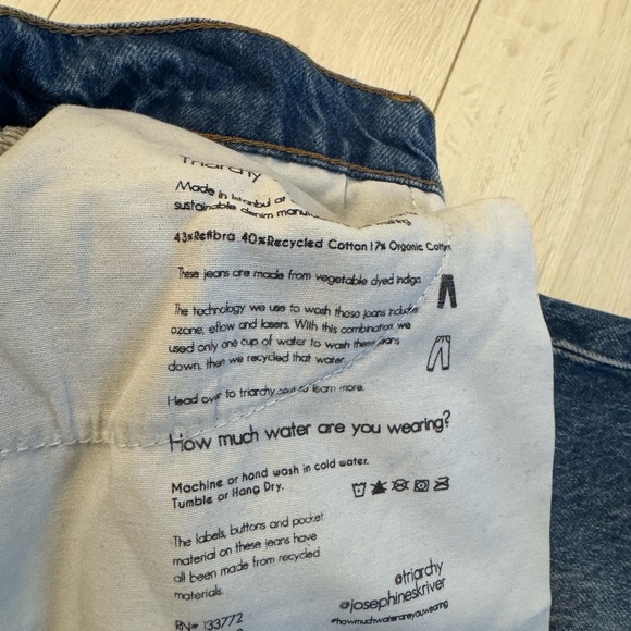 Triarchy x Josephine Skriver High Waisted Wide-Leg Distressed Jeans Sustainable - Picture 4 of 11